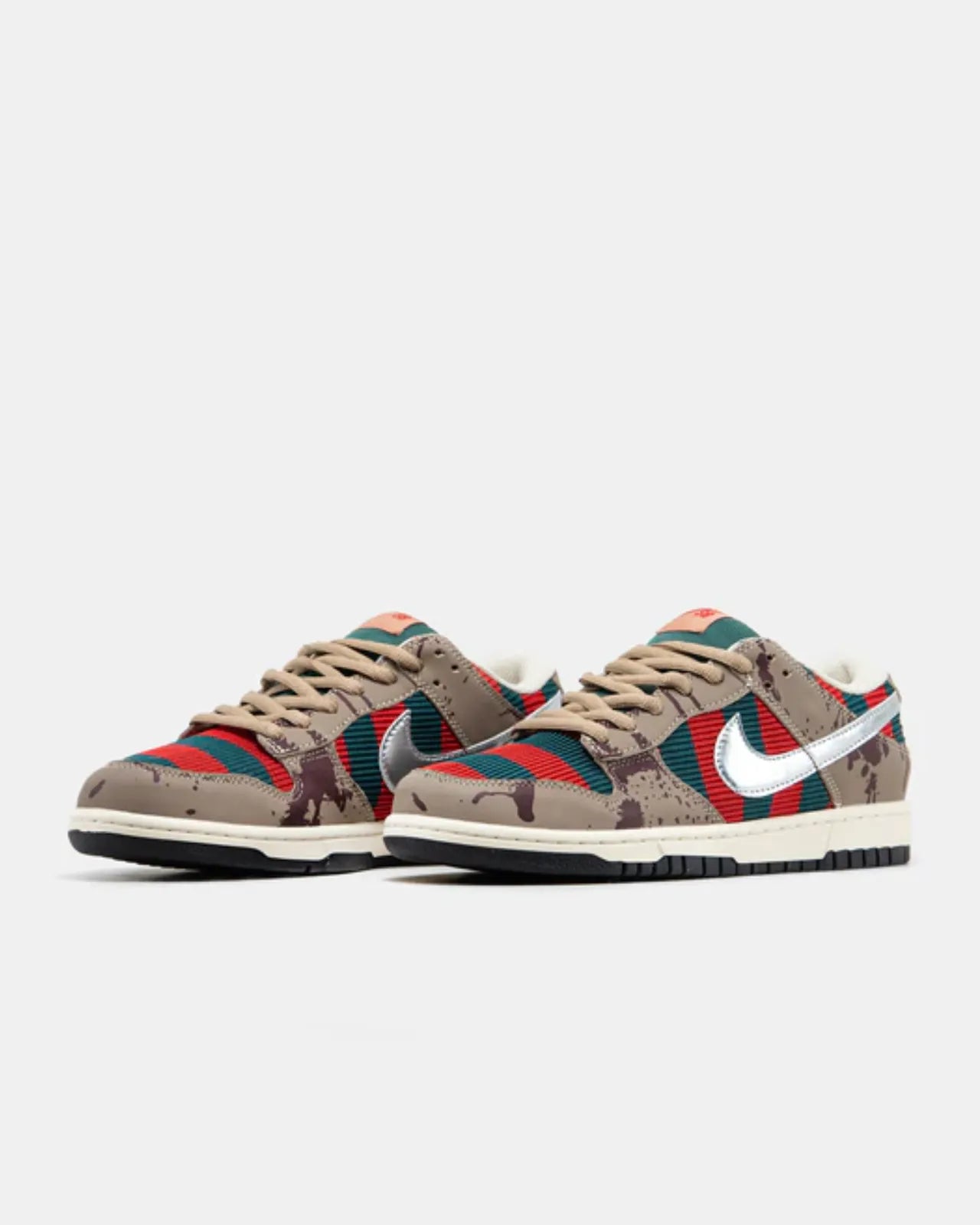Nike SB Dunk Low Freddy Krueger (W)