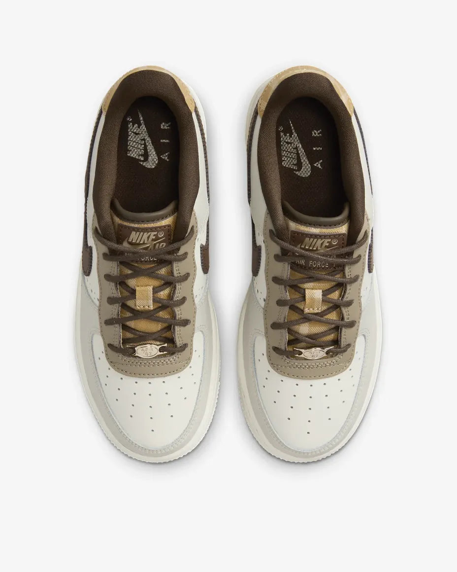 Nike Air Force 1 LV8 (W)