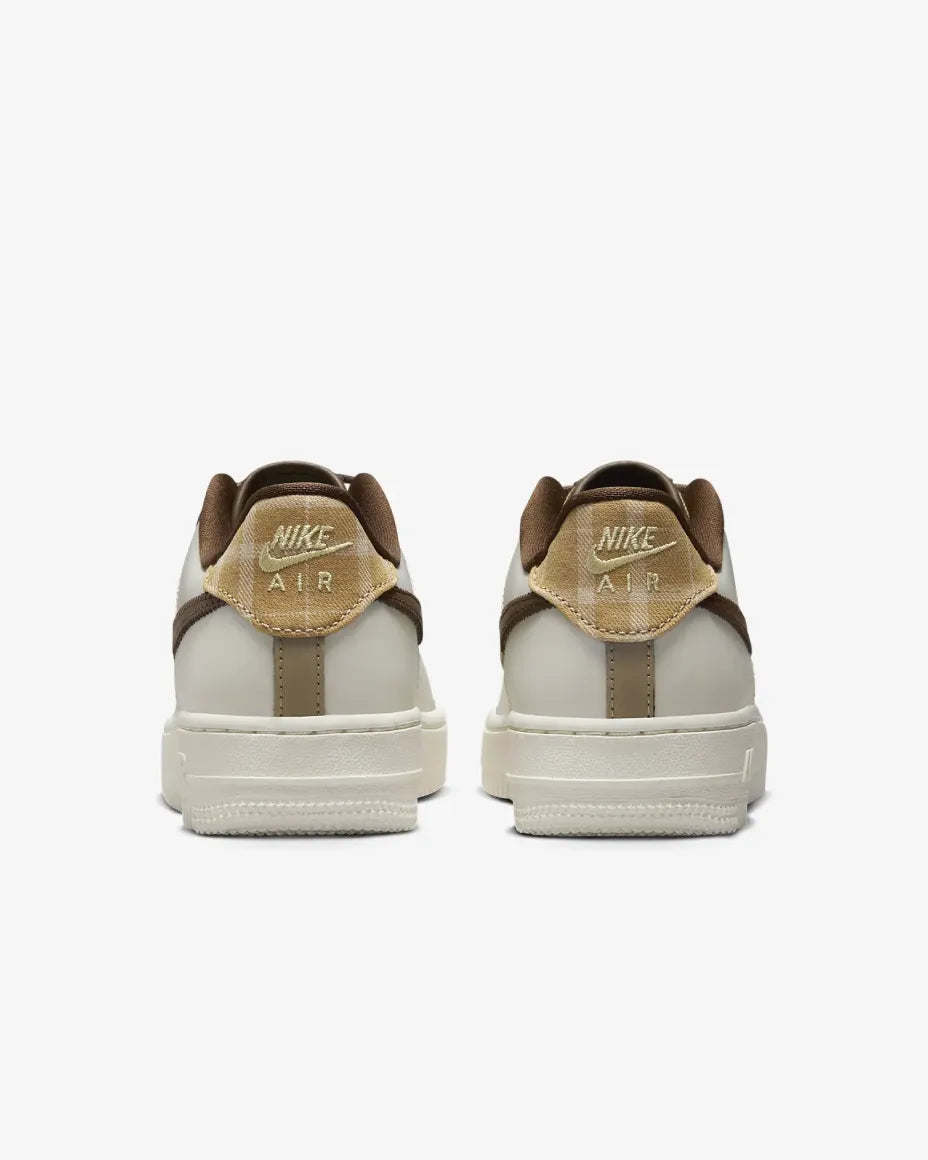 Nike Air Force 1 LV8 (W)