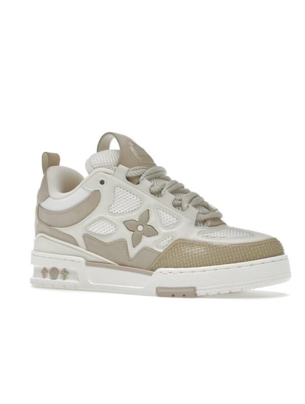 Louis Vuitton LV Skate Sneaker en beige y blanco